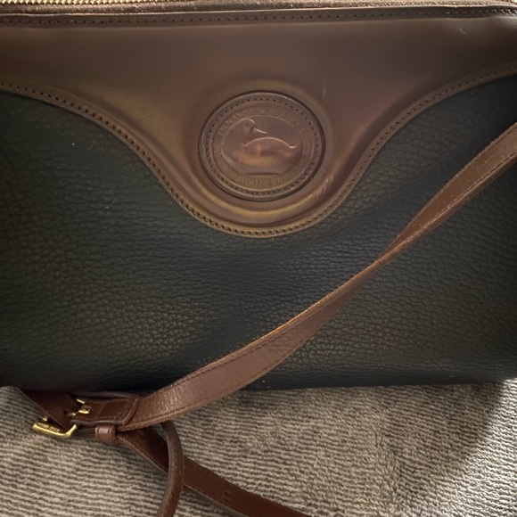 Dooney and Bourke 1980 Vintage all leather black / brown Crossbody. - Picture 3 of 4